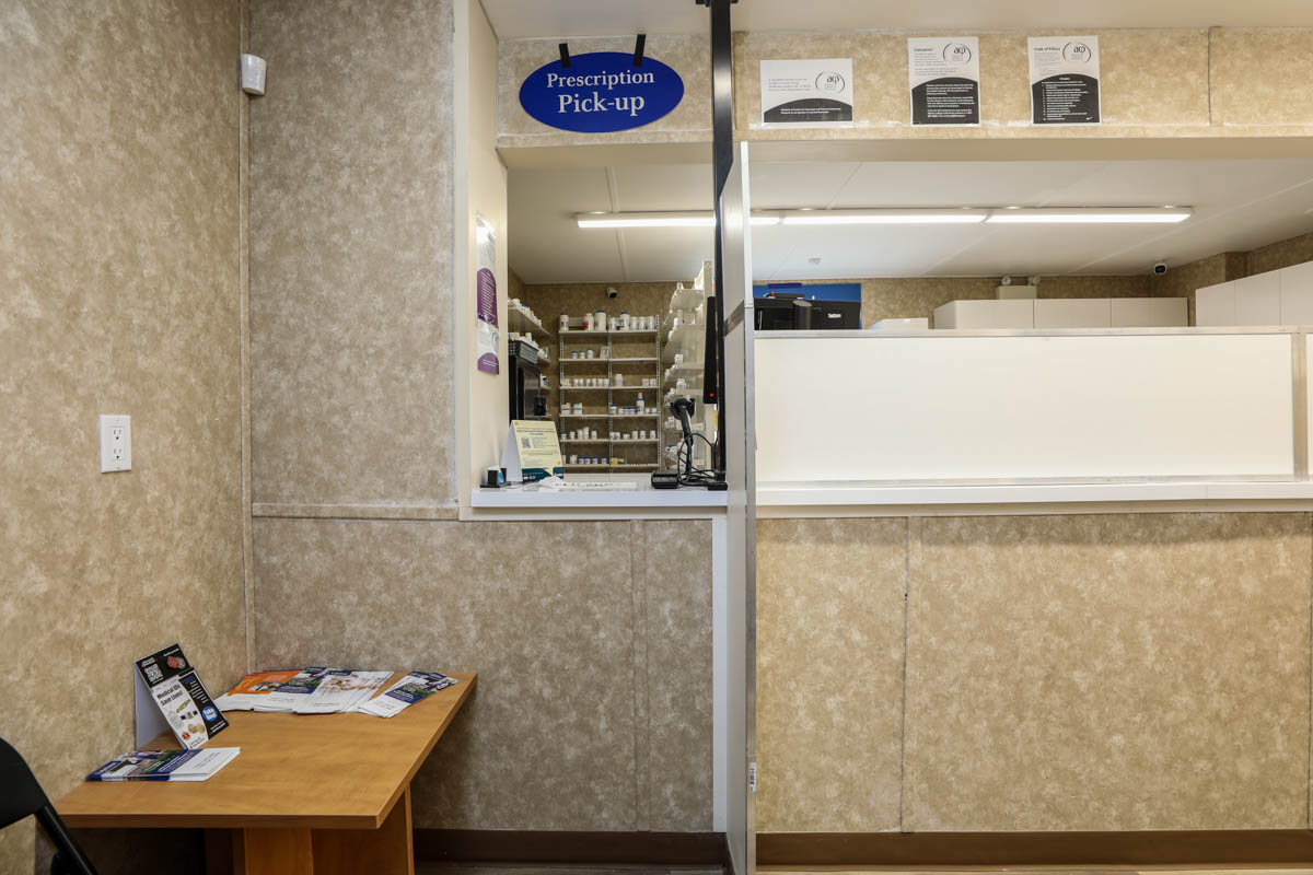 aakom kiyii health services pharmacy pickup counter